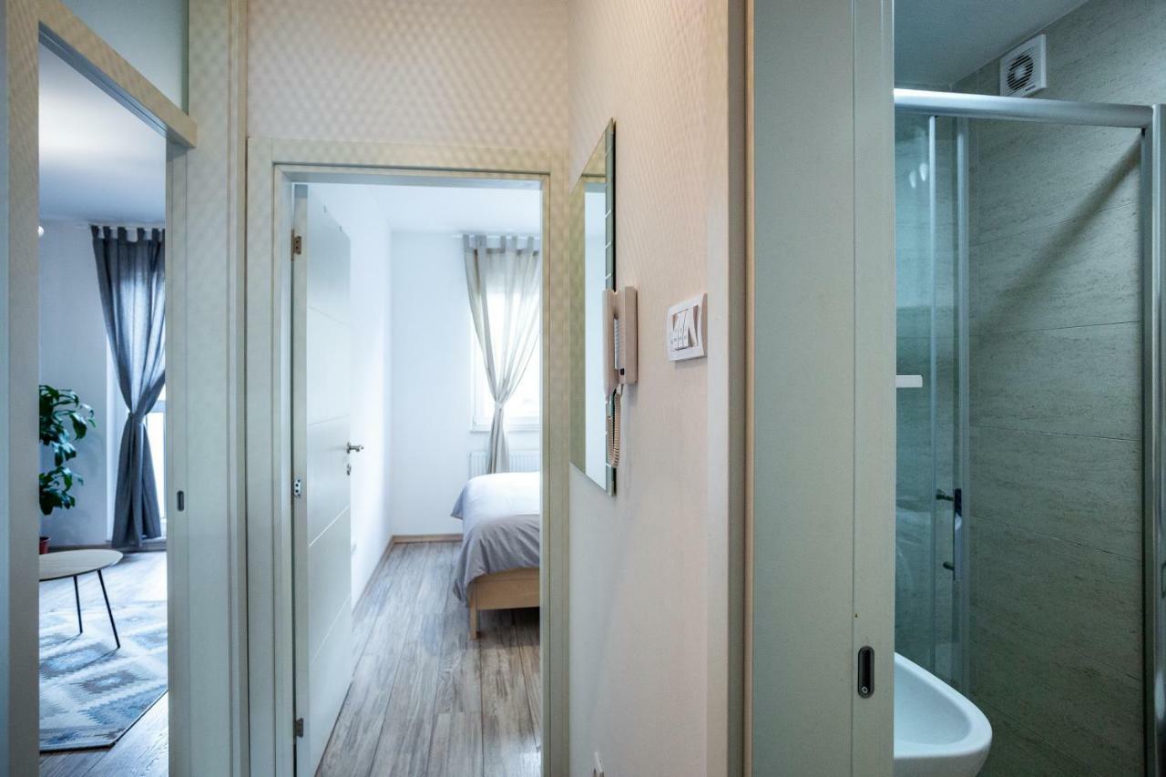 Modern Naive Downtown With Free Private Garage-Fast Wi-Fi Daire Novi Sad Dış mekan fotoğraf